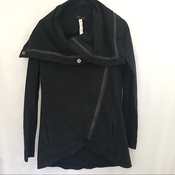 lululemon snap jacket